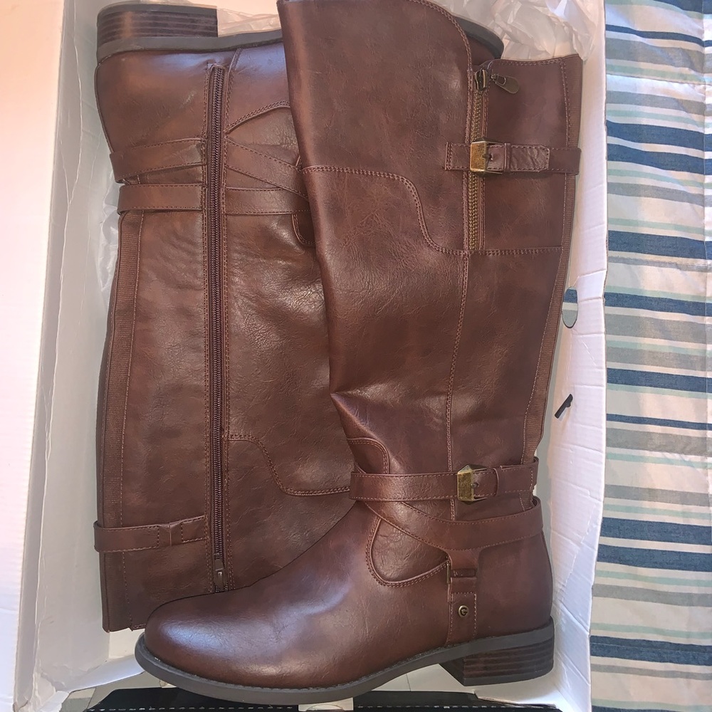 Guess brown boots